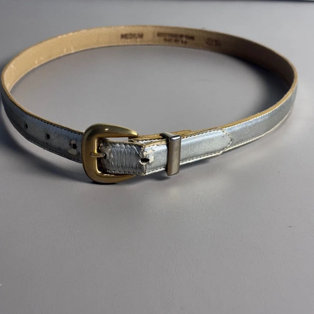 Accessories by Pearl Vintage Silver Metallic Leather Belt Medium Gold Buckle USA